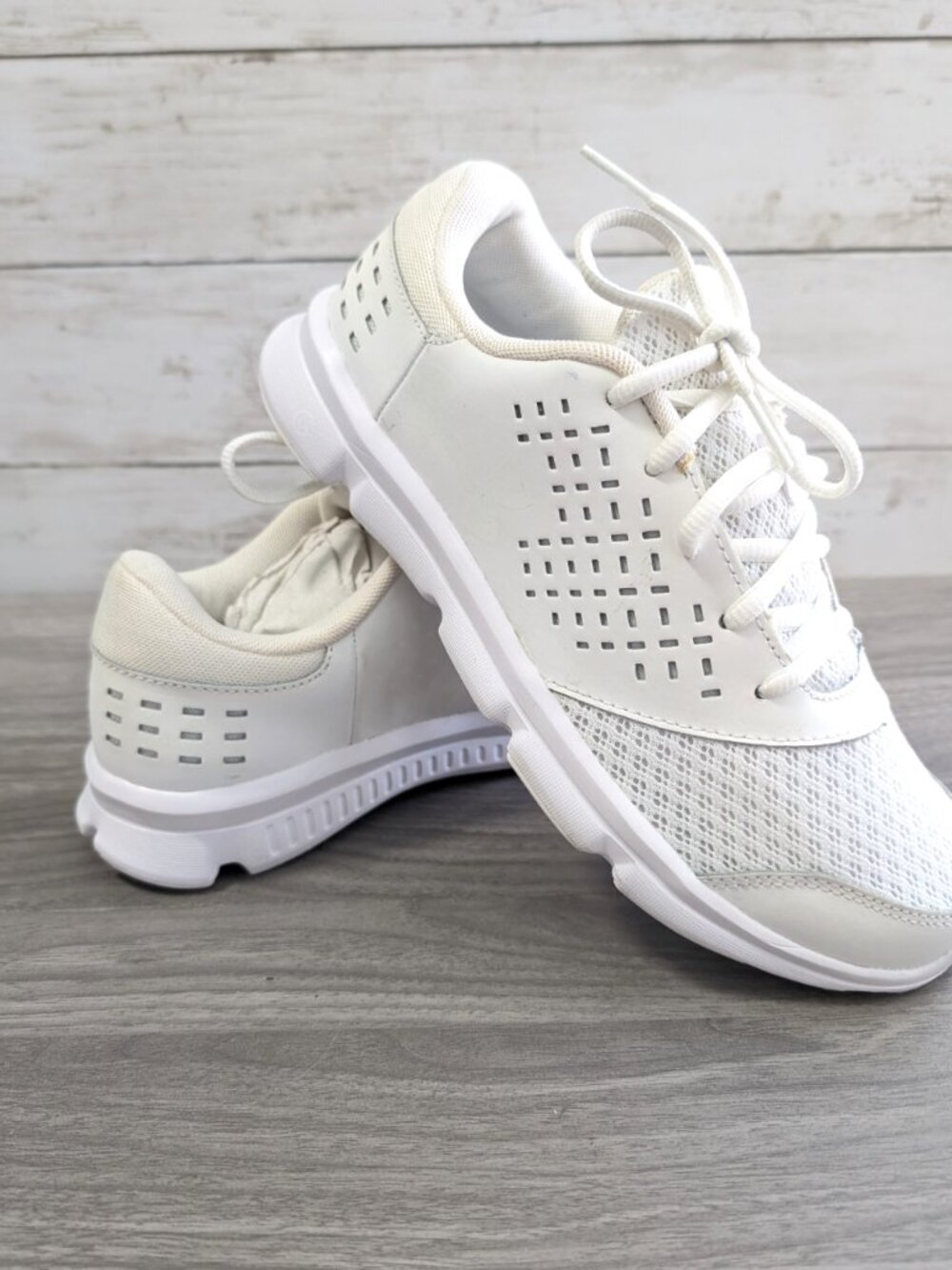 Under Armour Micro G Rave Sneaker Size 6 Youth